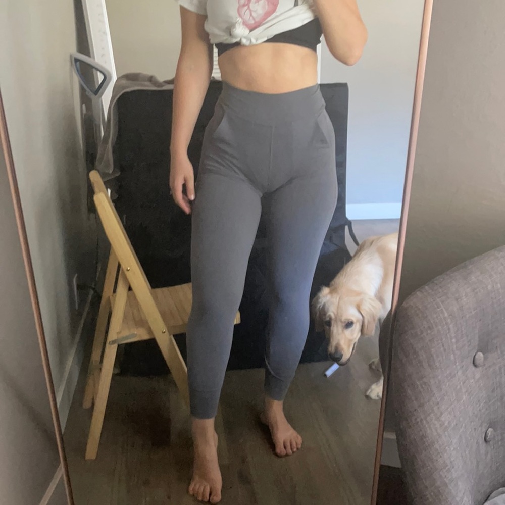 SIZE 4 LULULEMON ALIGN GREY JOGGERS